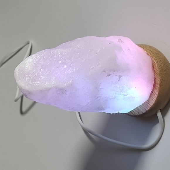 Variegated Color - Salt Lamp - Picture 14 of 16